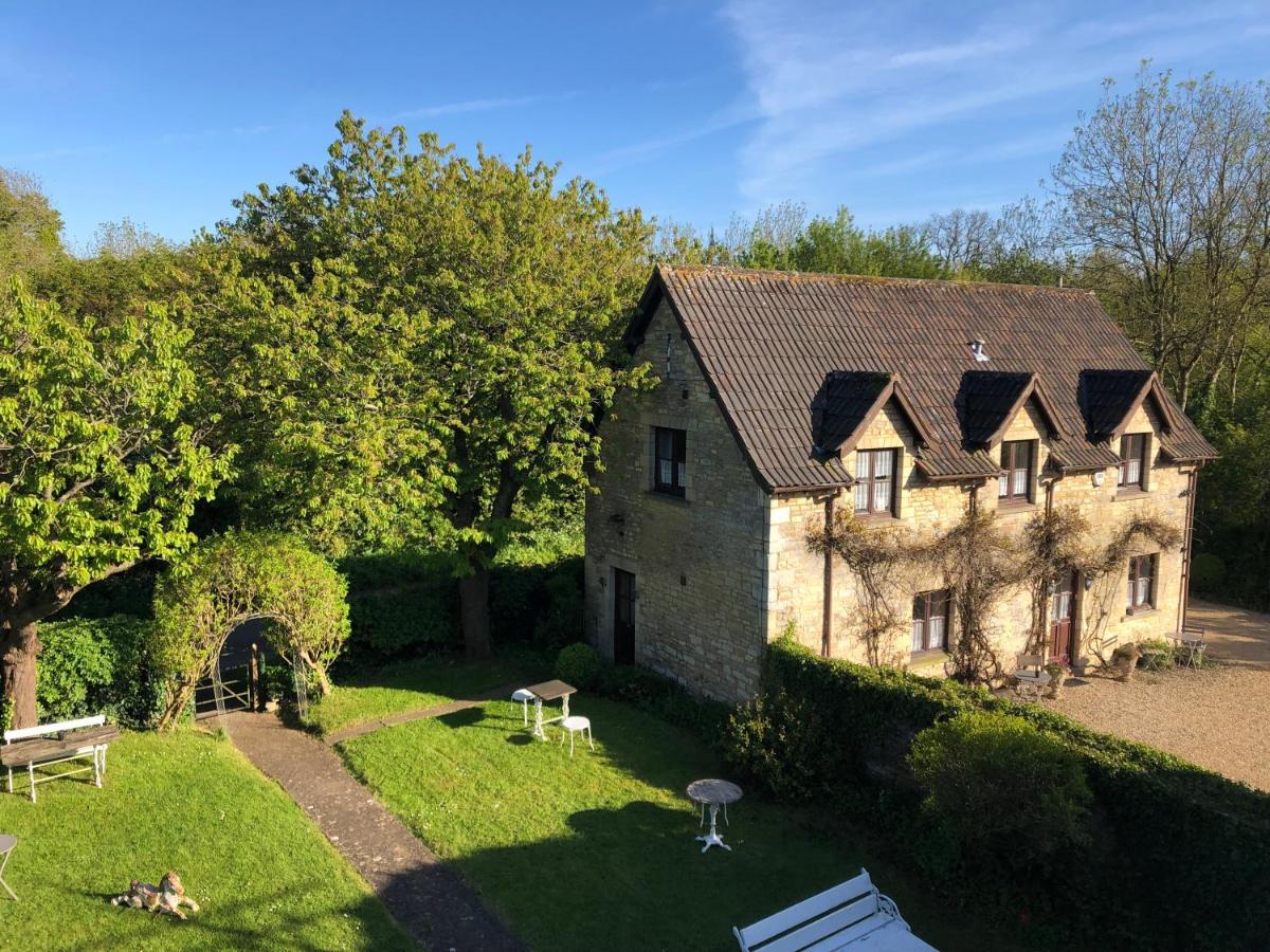 Fosse Farmhouse Holiday Cottages Chippenham  Exterior photo